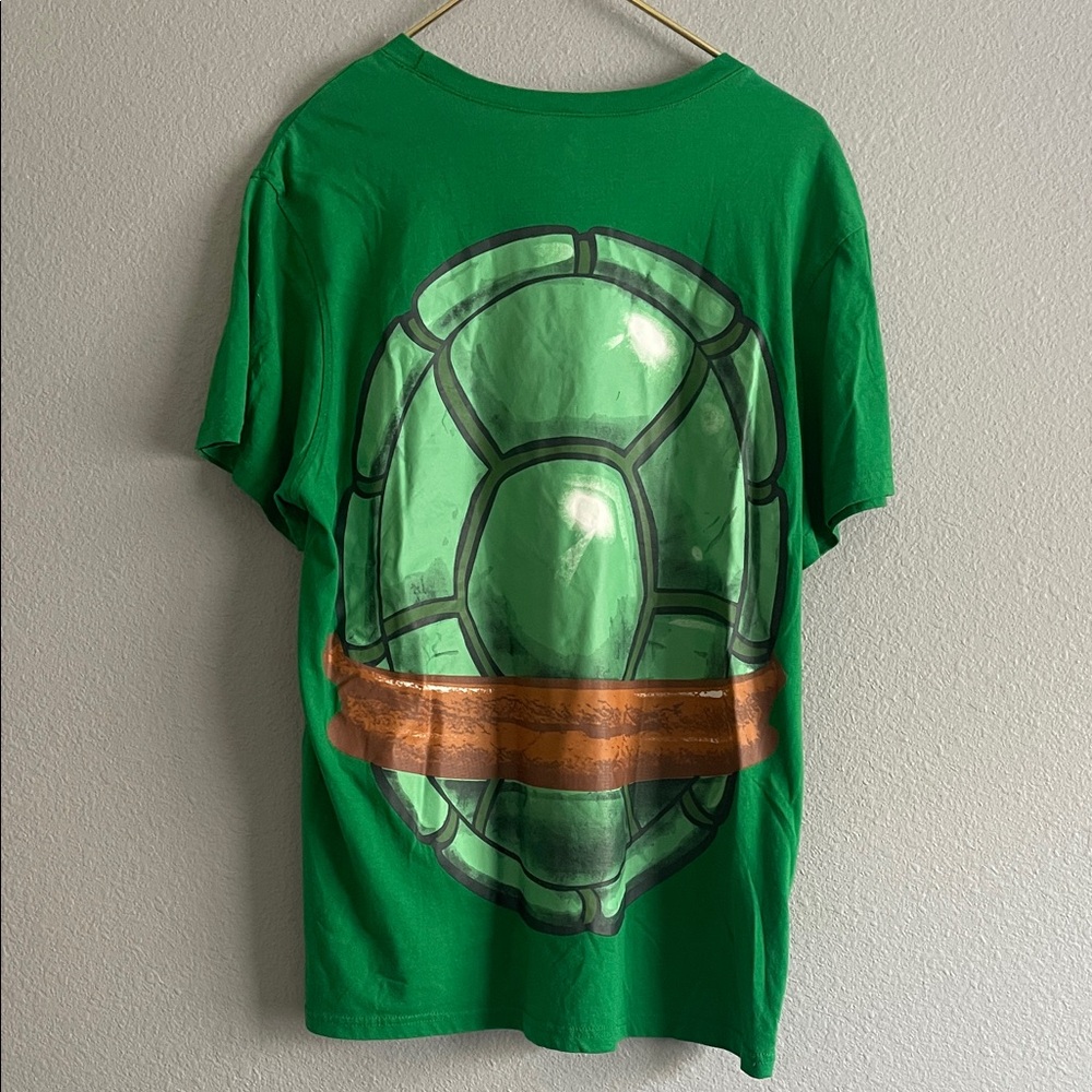 Spirit Halloween Green Graphic Tee - Picture 3 of 5